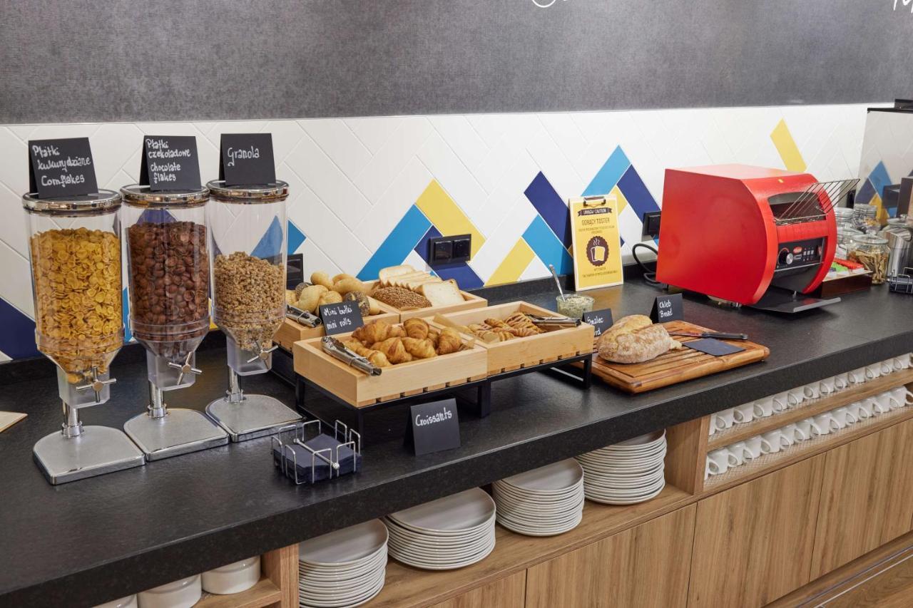 Hampton By Hilton Poznan Swarzedz Hotel Екстериор снимка