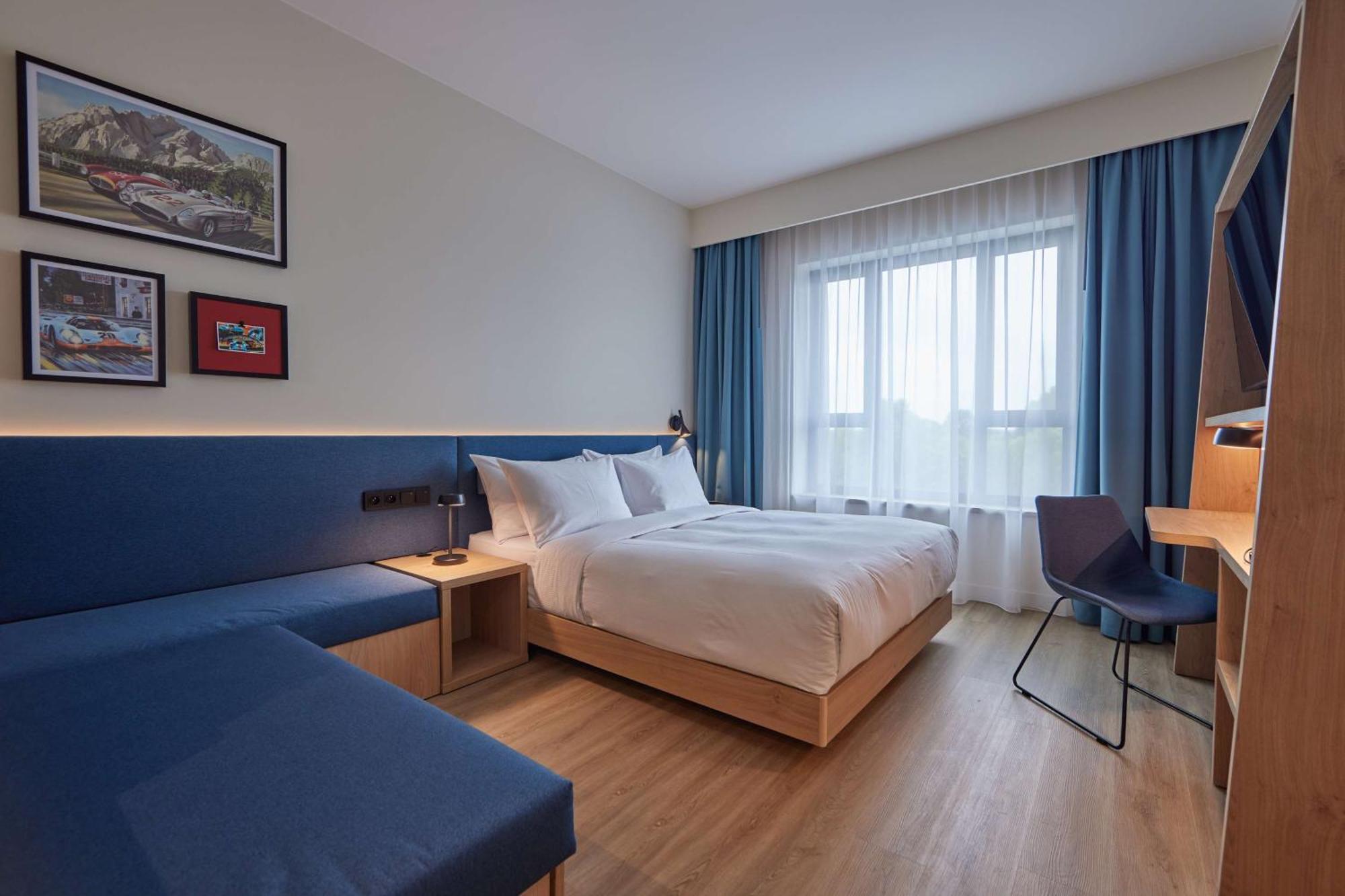Hampton By Hilton Poznan Swarzedz Hotel Екстериор снимка