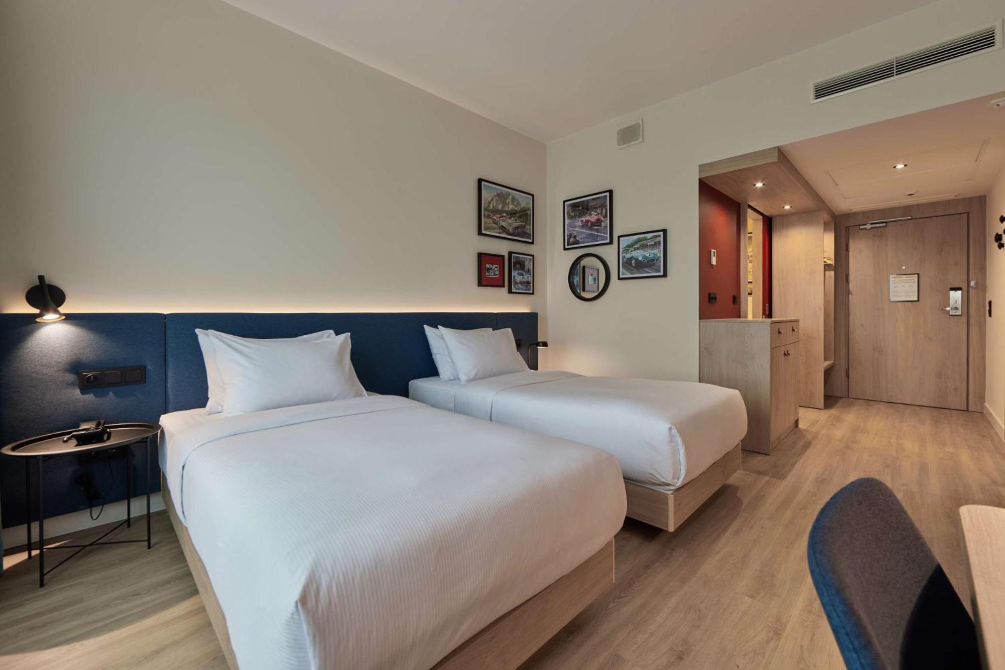 Hampton By Hilton Poznan Swarzedz Hotel Екстериор снимка