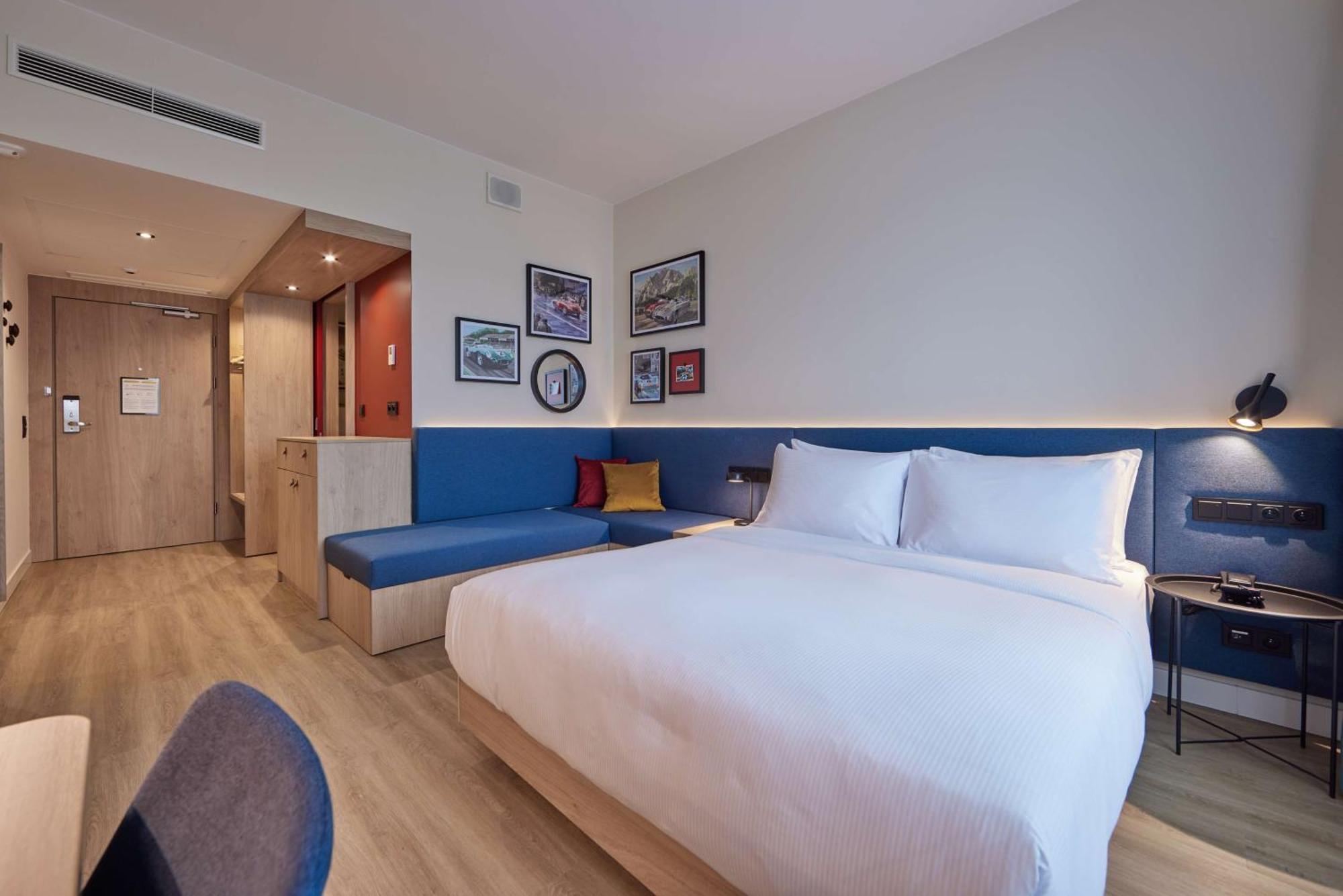 Hampton By Hilton Poznan Swarzedz Hotel Екстериор снимка