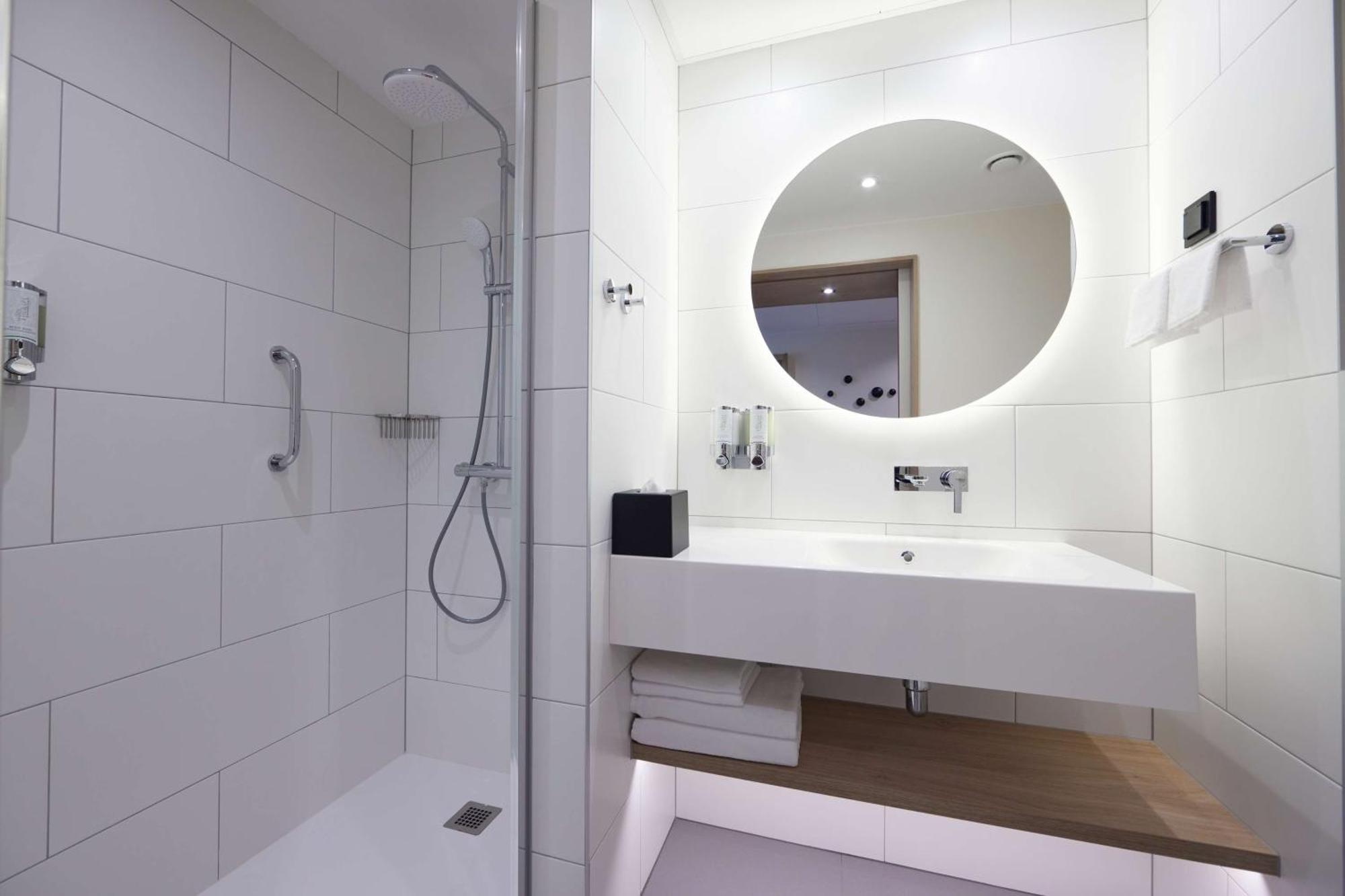 Hampton By Hilton Poznan Swarzedz Hotel Екстериор снимка
